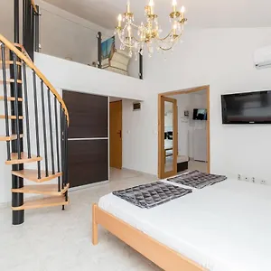& Hegic Apartament